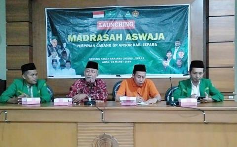Peserta mengikuti agenda kaderisasi PCNU Pengurus Cabang Kabupaten Samosir